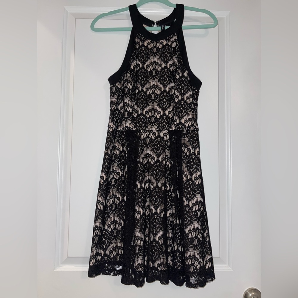 BLACK AND CREAM LACE DRESS